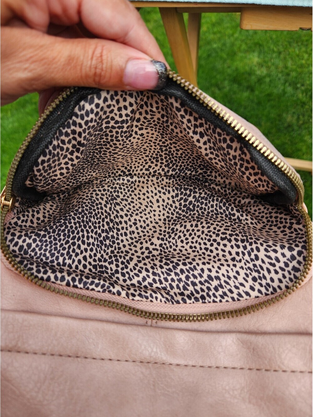 Light Pink Faux Leather Shoulder Bag with Leopard Print Interior - Picture 9 of 11